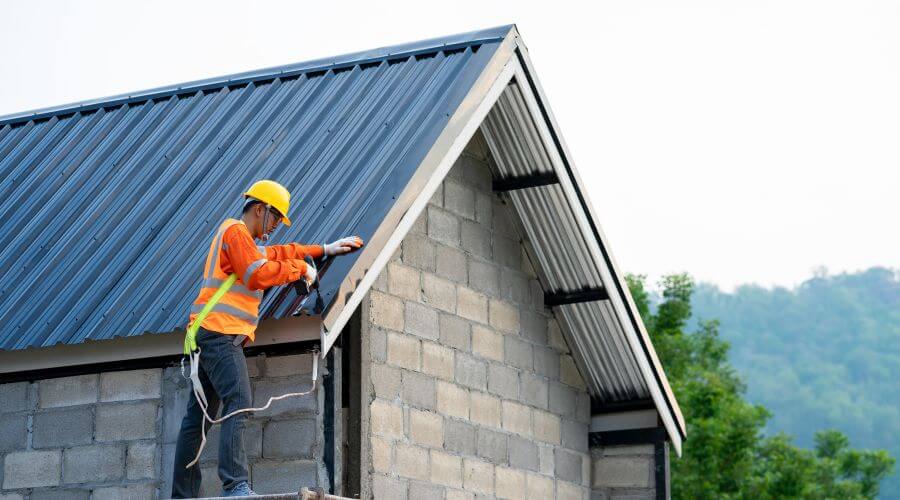 Expert Emergency Roof Repairs services in Dearborn, MO